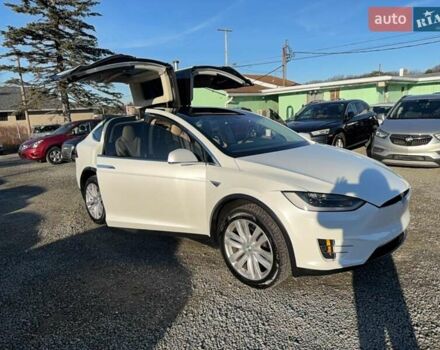 Белый Тесла Модель Х, объемом двигателя 0 л и пробегом 91 тыс. км за 6200 $, фото 1 на Automoto.ua