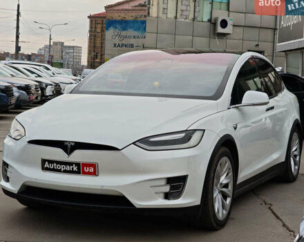 Белый Тесла Модель Х, объемом двигателя 0 л и пробегом 146 тыс. км за 21590 $, фото 1 на Automoto.ua