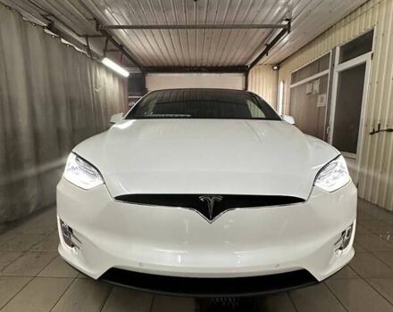 Белый Тесла Модель Х, объемом двигателя 0 л и пробегом 118 тыс. км за 21500 $, фото 1 на Automoto.ua