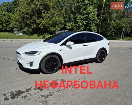 Белый Тесла Модель Х, объемом двигателя 0 л и пробегом 125 тыс. км за 19999 $, фото 1 на Automoto.ua