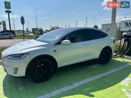Белый Тесла Модель Х, объемом двигателя 0 л и пробегом 140 тыс. км за 19000 $, фото 1 на Automoto.ua
