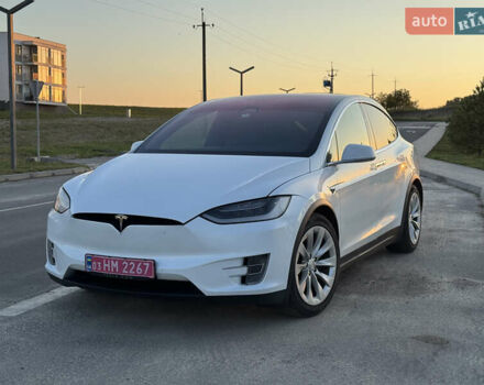 Белый Тесла Модель Х, объемом двигателя 0 л и пробегом 151 тыс. км за 19500 $, фото 1 на Automoto.ua