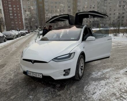 Белый Тесла Модель Х, объемом двигателя 0 л и пробегом 112 тыс. км за 18850 $, фото 1 на Automoto.ua