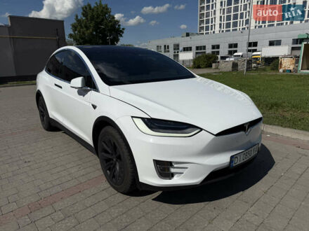 Белый Тесла Модель Х, объемом двигателя 0 л и пробегом 75 тыс. км за 24999 $, фото 1 на Automoto.ua