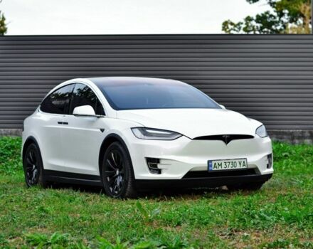 Белый Тесла Модель Х, объемом двигателя 0 л и пробегом 86 тыс. км за 21000 $, фото 1 на Automoto.ua