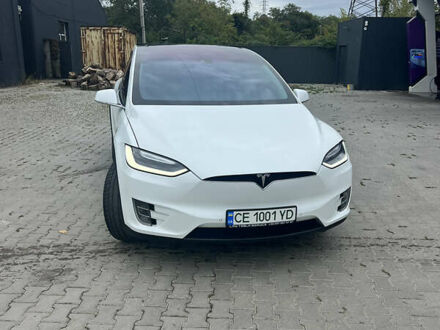 Белый Тесла Модель Х, объемом двигателя 0 л и пробегом 98 тыс. км за 19200 $, фото 1 на Automoto.ua