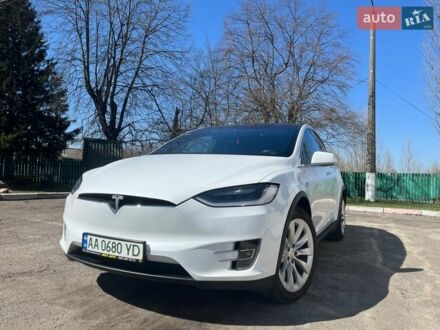 Белый Тесла Модель Х, объемом двигателя 0 л и пробегом 224 тыс. км за 21900 $, фото 1 на Automoto.ua