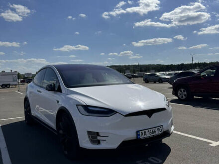 Тесла Модель Х 2016 в Киеве на Automoto.ua Белый Тесла Модель Х, объемом двигателя 0 л и пробегом 184 тыс. км за 26000 $, фото 1 на Automoto.ua