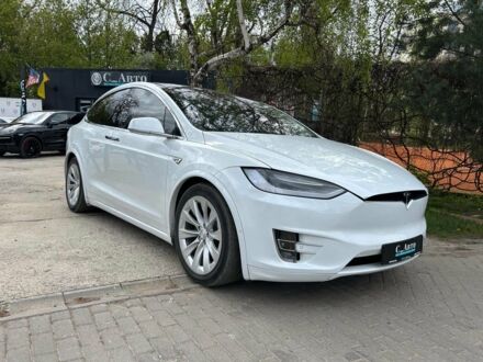 Белый Тесла Модель Х, объемом двигателя 0 л и пробегом 128 тыс. км за 19100 $, фото 1 на Automoto.ua