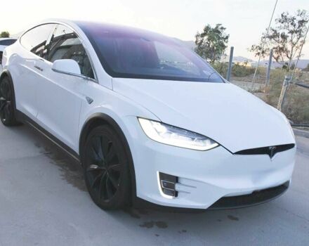 Белый Тесла Модель Х, объемом двигателя 0 л и пробегом 72 тыс. км за 12400 $, фото 1 на Automoto.ua