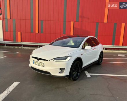 Белый Тесла Модель Х, объемом двигателя 0 л и пробегом 170 тыс. км за 19900 $, фото 1 на Automoto.ua