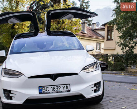 Белый Тесла Модель Х, объемом двигателя 0 л и пробегом 101 тыс. км за 28000 $, фото 1 на Automoto.ua