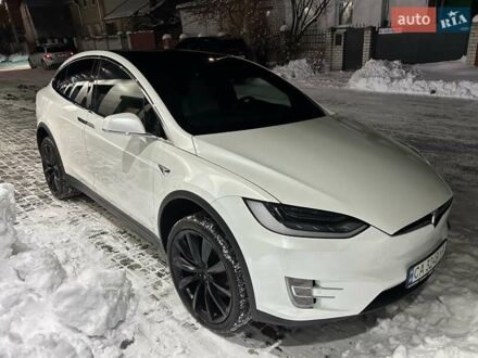 Белый Тесла Модель Х, объемом двигателя 0 л и пробегом 152 тыс. км за 24000 $, фото 1 на Automoto.ua