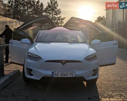 Білий Тесла Модель Х, об'ємом двигуна 0 л та пробігом 108 тис. км за 28700 $, фото 1 на Automoto.ua