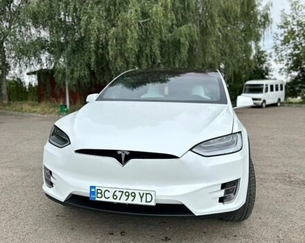 Белый Тесла Модель Х, объемом двигателя 0 л и пробегом 107 тыс. км за 18000 $, фото 1 на Automoto.ua