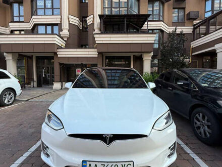 Белый Тесла Модель Х, объемом двигателя 0 л и пробегом 115 тыс. км за 37000 $, фото 1 на Automoto.ua