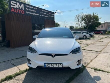 Белый Тесла Модель Х, объемом двигателя 0 л и пробегом 96 тыс. км за 26000 $, фото 1 на Automoto.ua