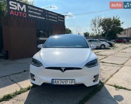 Белый Тесла Модель Х, объемом двигателя 0 л и пробегом 96 тыс. км за 26000 $, фото 1 на Automoto.ua