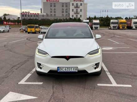 Белый Тесла Модель Х, объемом двигателя 0 л и пробегом 65 тыс. км за 28000 $, фото 1 на Automoto.ua