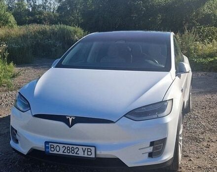 Білий Тесла Модель Х, об'ємом двигуна 0 л та пробігом 112 тис. км за 26500 $, фото 1 на Automoto.ua