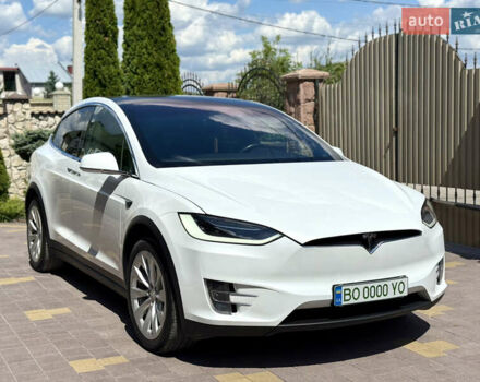 Білий Тесла Модель Х, об'ємом двигуна 0 л та пробігом 112 тис. км за 31519 $, фото 1 на Automoto.ua