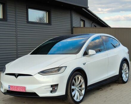 Білий Тесла Модель Х, об'ємом двигуна 0 л та пробігом 135 тис. км за 20850 $, фото 1 на Automoto.ua