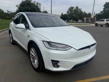 Тесла Модель Х 2017 в Луцке на Automoto.ua Белый Тесла Модель Х, объемом двигателя 0 л и пробегом 105 тыс. км за 8500 $, фото 1 на Automoto.ua