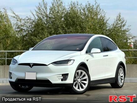 Тесла Модель Х 2017 у Белой Церкве на Automoto.ua Білий Тесла Модель Х, об'ємом двигуна 0 л та пробігом 118 тис. км за 28500 $, фото 1 на Automoto.ua