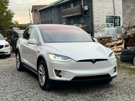 Белый Тесла Модель Х, объемом двигателя 0 л и пробегом 82 тыс. км за 25500 $, фото 1 на Automoto.ua