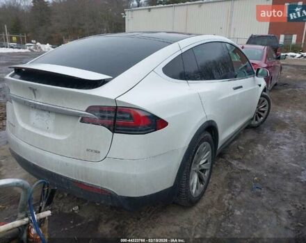 Білий Тесла Модель Х, об'ємом двигуна 0 л та пробігом 80 тис. км за 5500 $, фото 1 на Automoto.ua