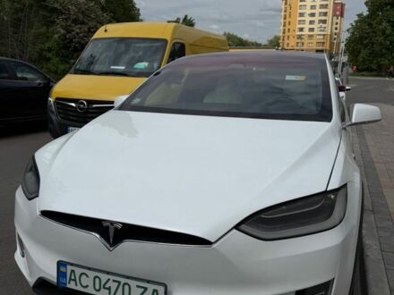 Белый Тесла Модель Х, объемом двигателя 0 л и пробегом 186 тыс. км за 25028 $, фото 1 на Automoto.ua