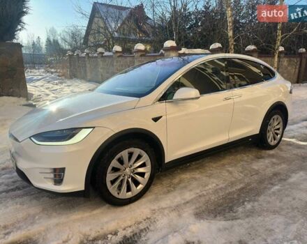 Білий Тесла Модель Х, об'ємом двигуна 0 л та пробігом 197 тис. км за 24500 $, фото 1 на Automoto.ua