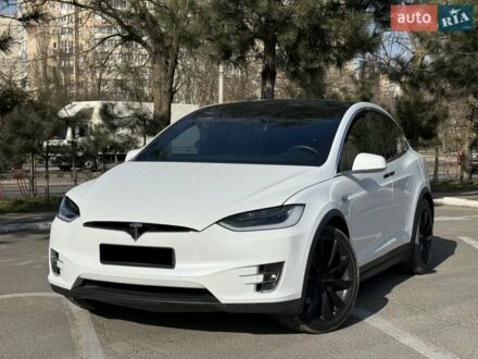 Белый Тесла Модель Х, объемом двигателя 0 л и пробегом 31 тыс. км за 22500 $, фото 1 на Automoto.ua