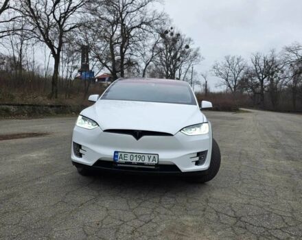 Белый Тесла Модель Х, объемом двигателя 0 л и пробегом 126 тыс. км за 29000 $, фото 1 на Automoto.ua