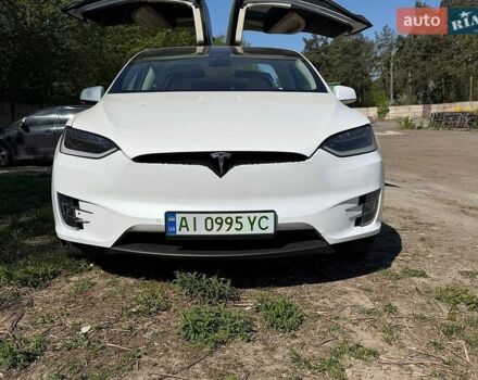 Белый Тесла Модель Х, объемом двигателя 0 л и пробегом 153 тыс. км за 20500 $, фото 1 на Automoto.ua