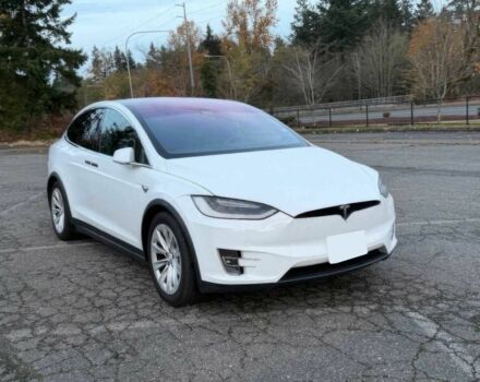 Білий Тесла Модель Х, об'ємом двигуна 0 л та пробігом 30 тис. км за 13200 $, фото 1 на Automoto.ua