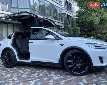 Белый Тесла Модель Х, объемом двигателя 0 л и пробегом 120 тыс. км за 25500 $, фото 1 на Automoto.ua
