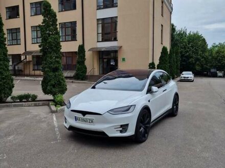 Белый Тесла Модель Х, объемом двигателя 0 л и пробегом 110 тыс. км за 25500 $, фото 1 на Automoto.ua