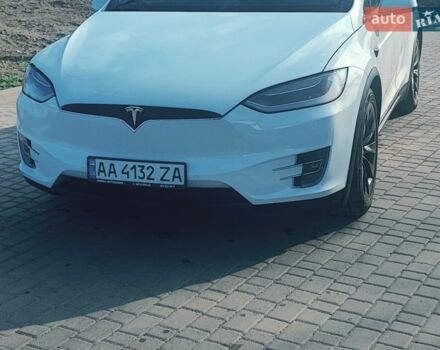 Белый Тесла Модель Х, объемом двигателя 0 л и пробегом 97 тыс. км за 21000 $, фото 1 на Automoto.ua