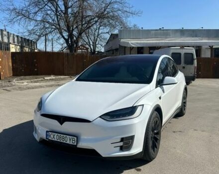 Белый Тесла Модель Х, объемом двигателя 0 л и пробегом 72 тыс. км за 25500 $, фото 1 на Automoto.ua