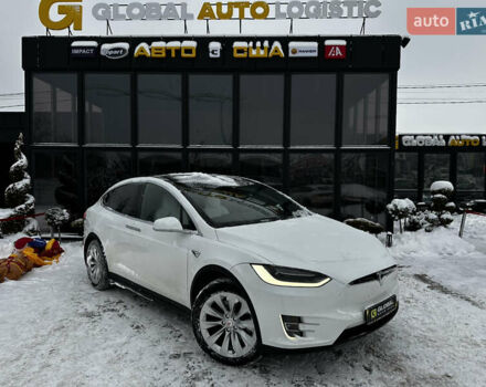 Белый Тесла Модель Х, объемом двигателя 0 л и пробегом 154 тыс. км за 24900 $, фото 1 на Automoto.ua