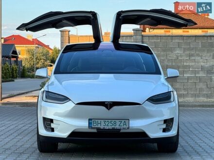 Белый Тесла Модель Х, объемом двигателя 0 л и пробегом 120 тыс. км за 20700 $, фото 1 на Automoto.ua
