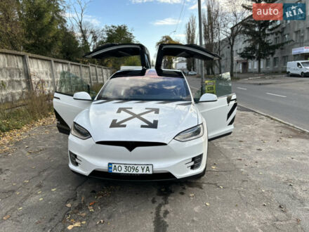 Білий Тесла Модель Х, об'ємом двигуна 0 л та пробігом 93 тис. км за 28500 $, фото 1 на Automoto.ua