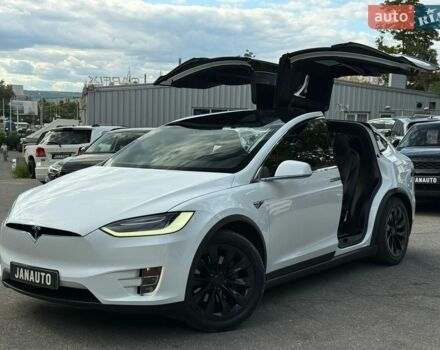 Белый Тесла Модель Х, объемом двигателя 0 л и пробегом 135 тыс. км за 25500 $, фото 1 на Automoto.ua