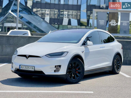 Белый Тесла Модель Х, объемом двигателя 0 л и пробегом 147 тыс. км за 23000 $, фото 1 на Automoto.ua