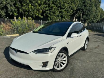 Тесла Модель Х 2018 у Умани на Automoto.ua Білий Тесла Модель Х, об'ємом двигуна 0 л та пробігом 49 тис. км за 19900 $, фото 1 на Automoto.ua