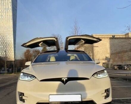 Белый Тесла Модель Х, объемом двигателя 0 л и пробегом 70 тыс. км за 25500 $, фото 1 на Automoto.ua