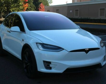 Белый Тесла Модель Х, объемом двигателя 0 л и пробегом 44 тыс. км за 8500 $, фото 1 на Automoto.ua