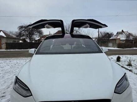 Белый Тесла Модель Х, объемом двигателя 0 л и пробегом 175 тыс. км за 23700 $, фото 1 на Automoto.ua