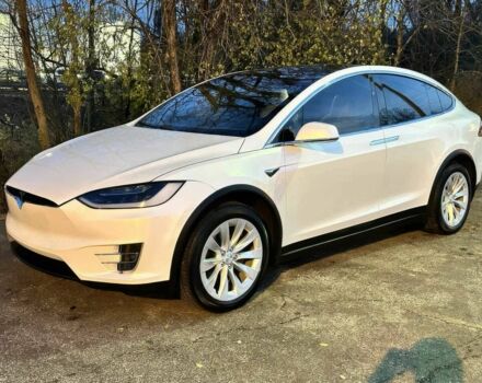 Белый Тесла Модель Х, объемом двигателя 0 л и пробегом 48 тыс. км за 4000 $, фото 1 на Automoto.ua